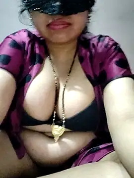 Hot  bhabhi 99 online show from 11.14.25
