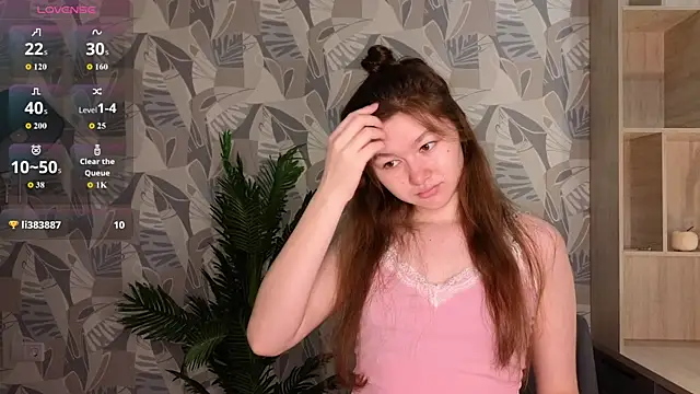 LewisThrone online show from 12.04.25