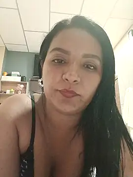 Snapshot of Choco-Ita chatting on 09.28.25 Choco-Ita online show from 09.28.25