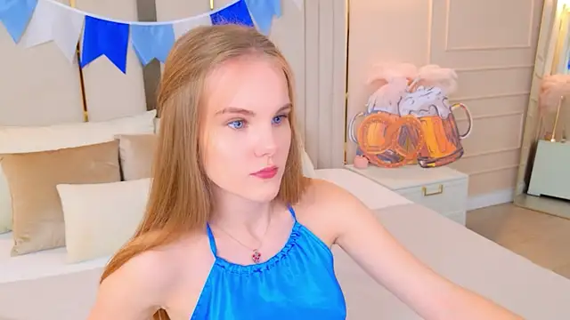 Lili Lohan online show from 10.05.25