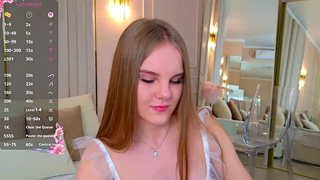 Lili Lohan online show from 11.14.25