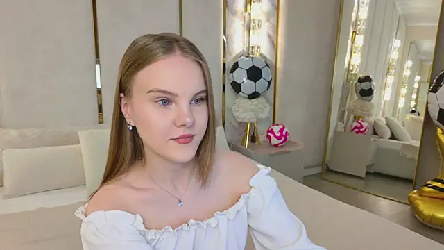 Snapshot of Lili_Lohan chatting on 07.01.26 Lili Lohan online show from 07.01.26
