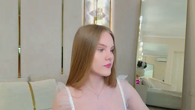Snapshot of Lili_Lohan chatting on 07.04.26 Lili Lohan online show from 07.04.26