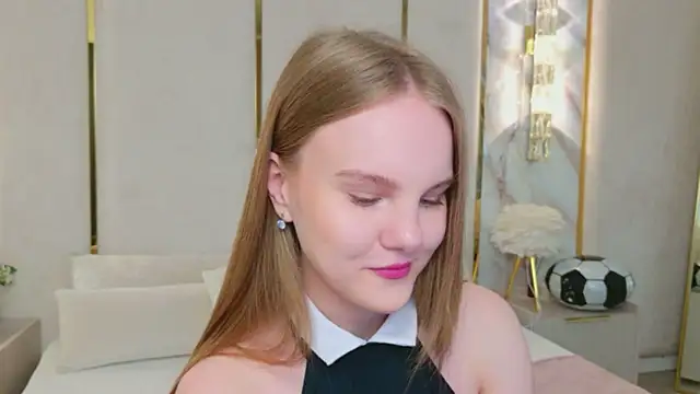 Snapshot of Lili_Lohan chatting on 07.09.26 Lili Lohan online show from 07.09.26