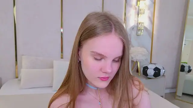 Snapshot of Lili_Lohan chatting on 07.17.26 Lili Lohan online show from 07.17.26