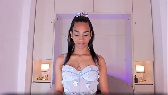 AnahiCollins online show from 10.14.25