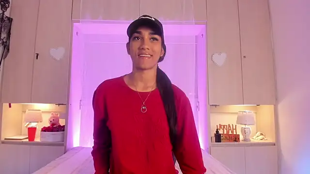 AnahiCollins online show from 10.17.25