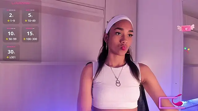 AnahiCollins online show from 11.05.25