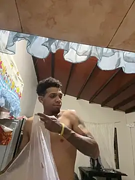 Valentino-elTuyo online show from 02.22.26