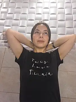 EmmaValencia  online show from 10.22.25