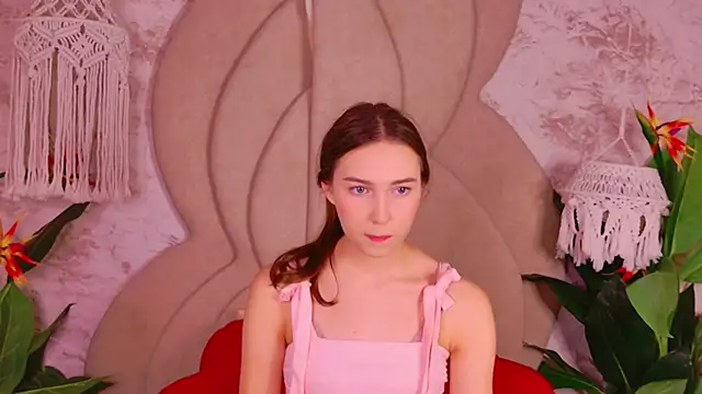 OliviaLay online show from 12.04.25