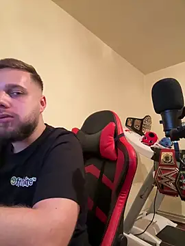 KingAdonisss online show from 10.29.25