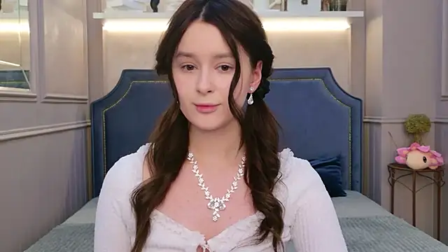 Snapshot of EvaSwen chatting on 06.29.26 EvaSwen online show from 06.29.26