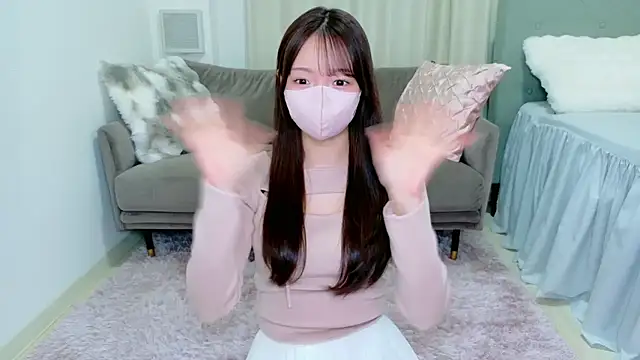 Snapshot of Seira__nn chatting on 11.25.25 Seira nn online show from 11.25.25