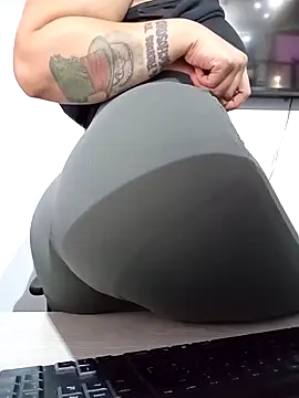 rojita-rojita online show from 12.18.25