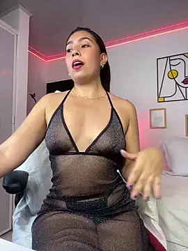 miss  caroline online show from 10.05.25