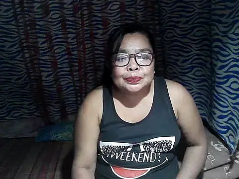 Snapshot of cris_tita chatting on 02.18.26 cris tita online show from 02.18.26