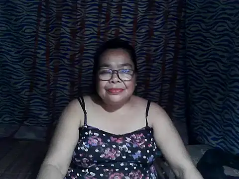 Snapshot of cris_tita chatting on 02.24.26 cris tita online show from 02.24.26