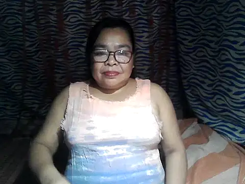 Snapshot of cris_tita chatting on 03.01.26 cris tita online show from 03.01.26