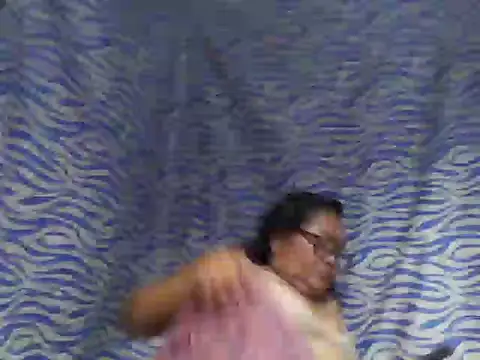 Snapshot of cris_tita chatting on 06.20.26 cris tita online show from 06.20.26