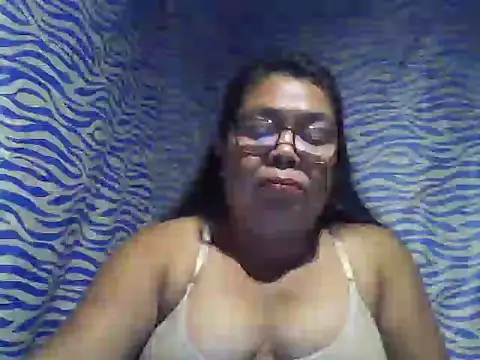Snapshot of cris_tita chatting on 06.27.26 cris tita online show from 06.27.26