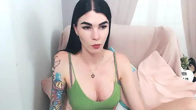 Snapshot of SofiiaBeauty chatting on 06.12.26 SofiiaBeauty online show from 06.12.26