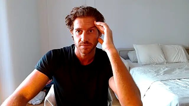 Snapshot of Italoalpha chatting on 10.24.25 Italoalpha online show from 10.24.25