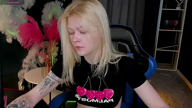 Snapshot of Callista_a chatting on 04.19.26 Callista a online show from 04.19.26