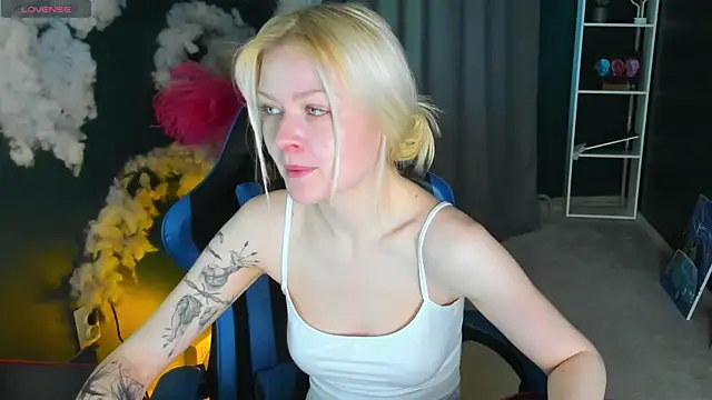 Snapshot of Callista_a chatting on 05.12.26 Callista a online show from 05.12.26