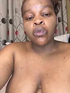 CynnxxxBarb online show from 12.20.25