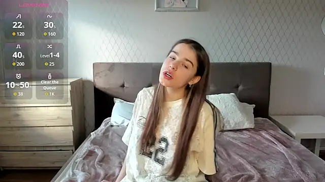 Snapshot of ShellyMoon_ chatting on 10.19.25 ShellyMoon  online show from 10.19.25