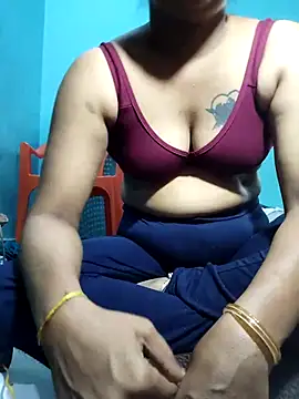 Snapshot of Kanneeswari chatting on 11.04.25 Kanneeswari online show from 11.04.25