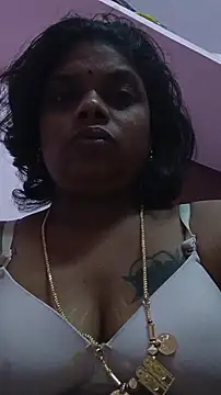 Snapshot of Kanneeswari chatting on 11.24.25 Kanneeswari online show from 11.24.25