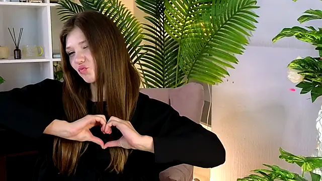 Snapshot of ClaireMcdargh chatting on 10.01.25 ClaireMcdargh online show from 10.01.25