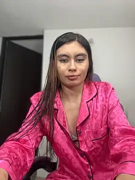 Im Natashaaaa online show from 10.18.25