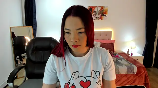 Snapshot of Mafe_Kailina chatting on 10.19.25 Mafe Kailina online show from 10.19.25