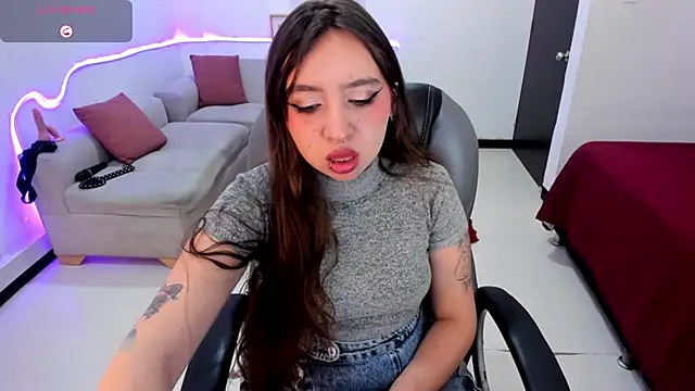 Scarlett  Cooper   online show from 11.28.25