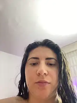 Snapshot of saraaa__ chatting on 10.28.25 saraaa   online show from 10.28.25
