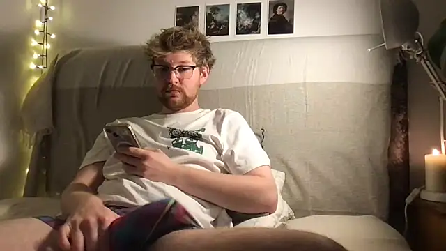 Snapshot of Angus80085 chatting on 11.13.25 Angus80085 online show from 11.13.25