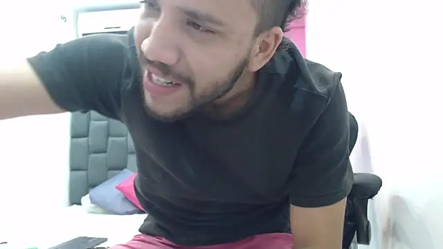 Juan FelipeX01 online show from 10.22.25