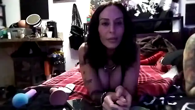 inkdhollow1 online show from 11.12.25