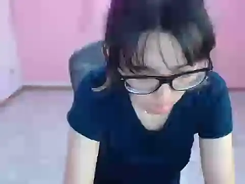 Snapshot of cristal_hills_19 chatting on 11.12.25 cristal hills 19 online show from 11.12.25