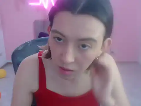 Snapshot of cristal_hills_19 chatting on 11.22.25 cristal hills 19 online show from 11.22.25