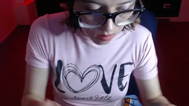 Snapshot of cristal_hills_19 chatting on 02.13.26 cristal hills 19 online show from 02.13.26