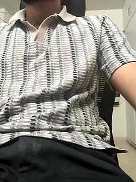 Snapshot of ag213 chatting on 11.04.25 ag213 online show from 11.04.25