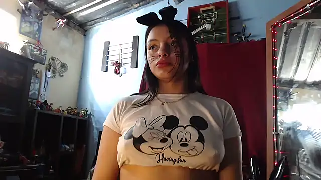 Snapshot of lizethavila chatting on 04.02.26 lizethavila online show from 04.02.26