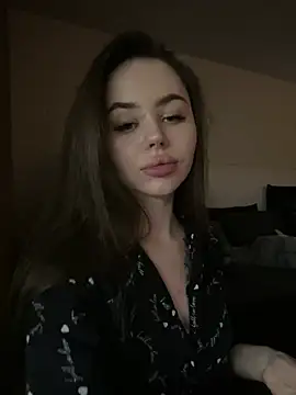 Snapshot of AlmaryKim chatting on 12.23.24 AlmaryKim online show from 12.23.24