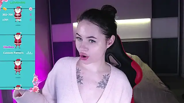 Snapshot of AlmaryKim chatting on 12.26.24 AlmaryKim online show from 12.26.24