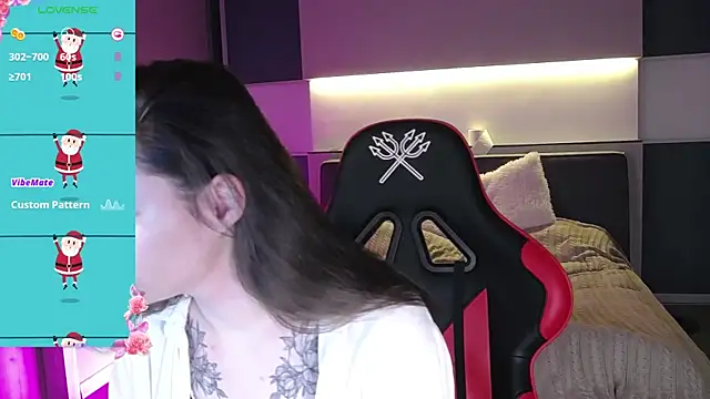 Snapshot of AlmaryKim chatting on 12.27.24 AlmaryKim online show from 12.27.24