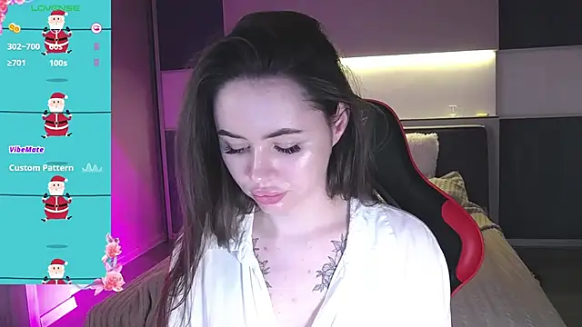 Snapshot of AlmaryKim chatting on 12.30.24 AlmaryKim online show from 12.30.24